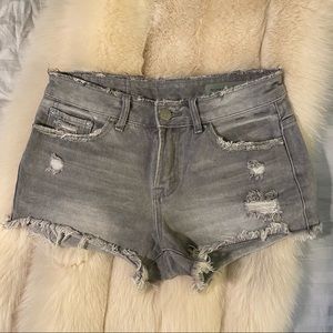 Sexy grey jean shorts 🔥